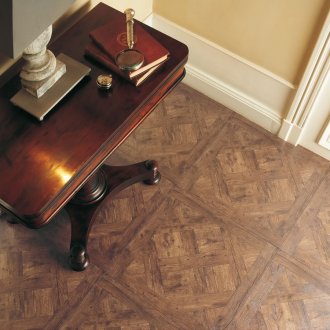 Artistic laminate under a tree in the hallway