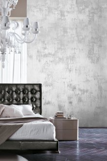 Silberner Kitt in der Dekoration des Schlafzimmers