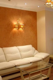 Orangenkitt in der Dekoration des Wohnzimmers