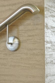 Grauer Kitt im Innenraum