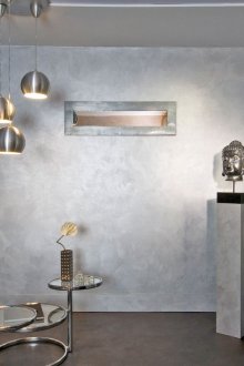 Silberner Kitt an den Wänden