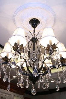 Голям полилей с абажури