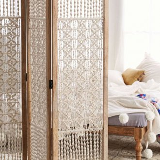 Сгъваем екран в спалнята