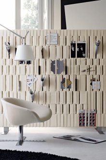 Бежов екран в хола