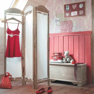 Екран в детската стая