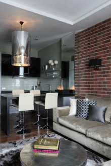 Тапет под тухла в студио апартамент