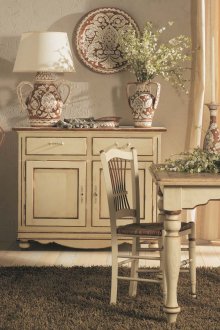 Кафяви и бежови порцеланови вази в интериора