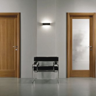 Ламинирана кафява врата за баня