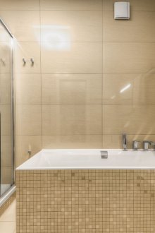 Бежова и бяла баня