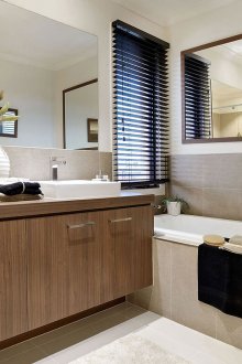 Бежово кафява баня