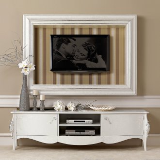 Бяла класическа стойка за телевизор в хола