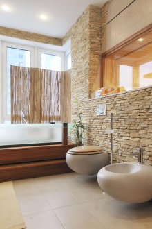 Екологична баня с декоративен камък