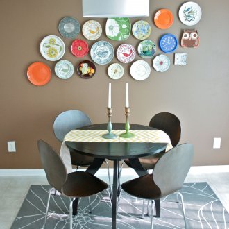 Плочи на стената в ретро интериор