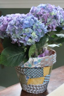 Декор на саксията с парчета плат