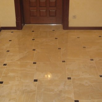 Kalis bunyi di koridor