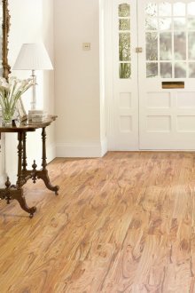 Водоустойчив ламинат в коридора