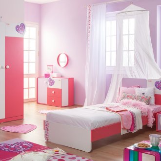 Розови мебели в детската стая
