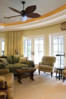 Ниша под завесата в хола