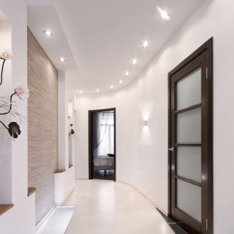 Ниши за вази в коридора