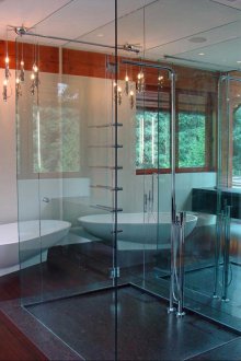 Стъклен душ без поднос в банята