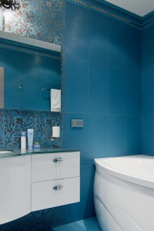 Stylish blue bathroom