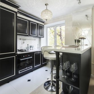 Черно-бял кухненски комплект