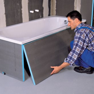 Memasang panel di bawah tab mandi