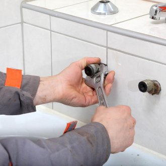 Bersedia untuk memasang mixer di bilik mandi