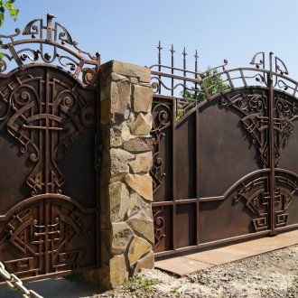 Фантазирани ковани порти