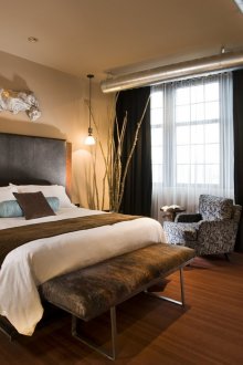 Кафява спалня