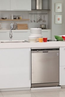 Abziehbild und Vergoldung von Speisen im gleichen Stil