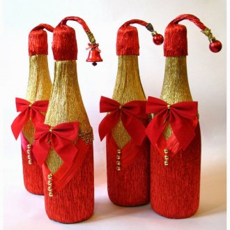 Букет от играчки и гофрирана хартия