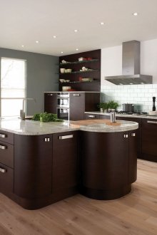 Кафяво роял в интериора