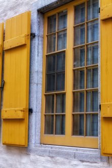 Жълта врата 3D