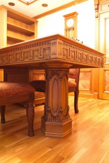 Дъбова маса