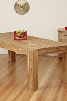 Дъбова маса