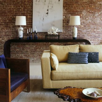 Конзолна маса