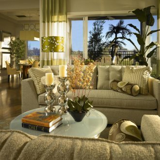 Топка за полилей в интериора на хола