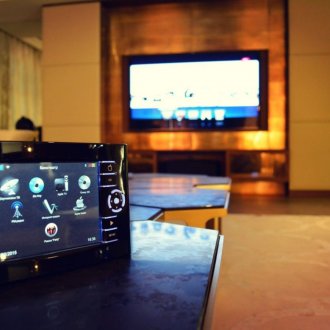 리모컨이 있는 안락의자