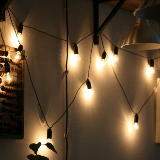 Ретро розов диван