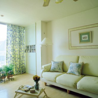 Антуриум в интериора на хола