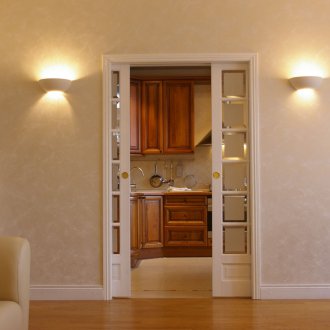 Фурнирована класическа врата с декор