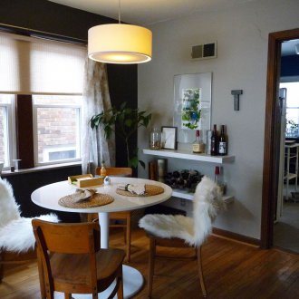 Рафтове над леглото