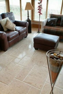 Плочка в хола