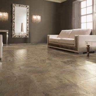 Плочка в хола