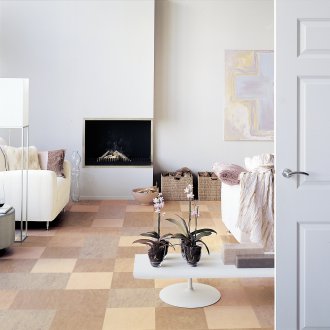 Подложка за врати в пастелни цветове