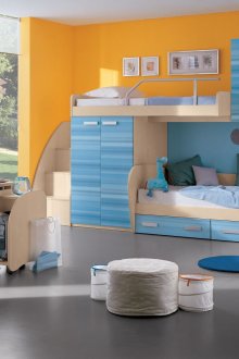 Жълта детска стая