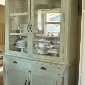 Лакирани мебели