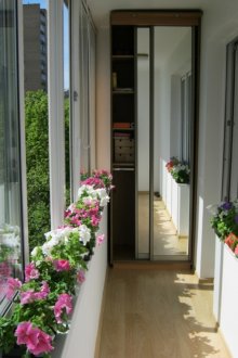 Office table with mirror