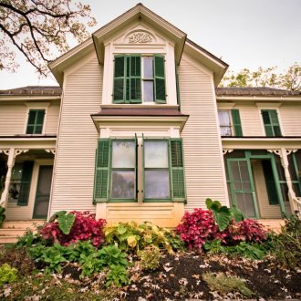 Предна градина